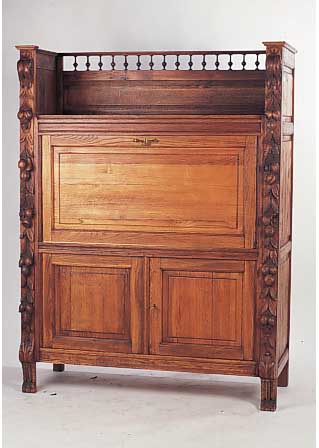 Sekretär, deutsch, um 1890/1900, Eiche massiv, Lisenen mit reicher Obst- und Blumenschnitzerei, Inneneinrichtung, 120 x 160 x 47 cm