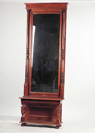 Konsolenspiegel, Gründerzeit, um 1890, Nußbaumfurnier, zweiteilig, Vollsäulendekor Büche, Spiegelglas ergänzt, l. Altersschäden ...