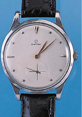 OMEGA Herrenarmbanduhr, Ref.-Nr. 2609/13, Schweiz um 1946, Edelst., Boden u. Glasr. ge- dr., Blatt rest., 15 St., Handaufzug Kal. 30T2Schr.-Unr., ...
