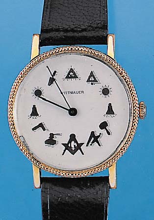 WITNAUER Herrenarmbanduhr Freimaurer, Ref.- 3529, Schweiz um 1964, Metall verg., Edelst.- Boden gedr., Std.-Zeichen wohl später, 17 St.,Handaufzug ...
