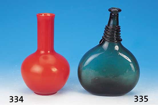 Wasserflasche, Persien, 2. Hälfte 19. Jh. grünes Glas, Glasschlange am Hals, H. ca. 25cm