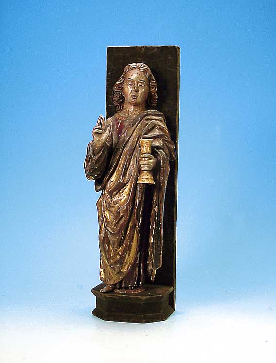 Skulptur des Hl. Johannes, niederländisch, um 1480-1520, Nußbaum massiv, vollplastisch geschnitzt, Fassung aus dem 18. Jh., Hände und Kelch ...