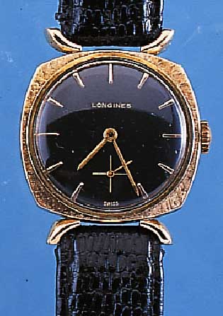 LONGINES HERRENARMBANDUHR, REF.-NR. 383369, SCHWEIZ/USA UM 1962, GG-FILLED, BODEN GEDR., BLATT REST., FORMANKERW. KAL. 370, GEPR. CHA- TONS, ...