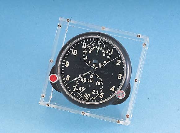 EINBAUBORDCHRONOGRAPH FüR MIG 29 HIER VERWEND-BAR ALS TISCHUHR, IM TRANSPARENTEM PLEXIGL.-GEH., ALS SICHTWERK TECHNISCHE FKT. ERKENNBAR,LITERATUR ...