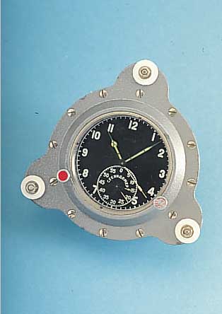 EINBAUBORDCHRONOGRAPH FüR U- UND TORPEDO-BOOTE SOWJETUNION, HERMET. VERSCHR. METALLGEH., GANGRES. 7 TAGE, ANSCHLüSSE FüR HEIZUNG, EIN- BAU D. ...