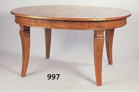 Ausziehtisch, deutsch, 20er Jahre, geflammtes Birkefurnier, ausgebessserte alte Furnierschäden auf der Platte, 78 x 149 x 114 ...