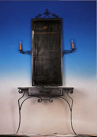 GARDEROBE, WOHL HOLLAND, SCHMIEDEEISERN, ZWEITEILIG, KONSOLE MIT SCHUBLADE, PLATTE MIT ALTEN FAYENCEFLIESEN AUS DEM 18. ...