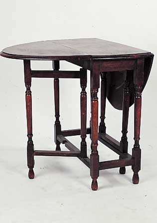 Klapptisch, England, um 1900, Eiche massiv, seitlich klappbar, 71 x 76 x 32 cm, aufgekappt ca. 104 cm