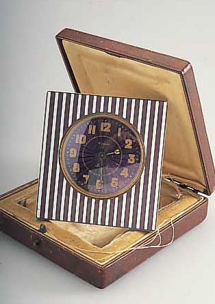 SEPTINA WATCH CO TISCHWECKER REVEIL, REF.-NR. 3893, FRANKR./SCHWEIZ UM 1928, SILBER, VIOLETT U. WEIß STREIFENEMAILL, AUFSTELLB., ...