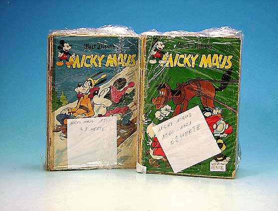 Konvolut ca. 101 Mickey-Mouse-Heftchen, 1958 - 1961, leichte Altersspuren, 26 x 17.5cm