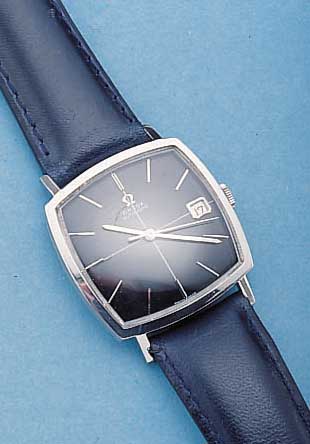 OMEGA HERRENARMBANDUHR AUTOMATIK, REF.-NR. 162-025, SCHWEIZ UM 1964, EDELST., CARRE-CAM- BRE-FORM, BODEN GEDR., BLATT PERF. REST., WERK ...