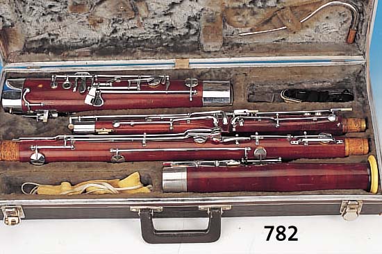 FAGOTT, RUSSLAND, 50ER/60ER JAHRE, BERGAHORN, MECHANIK VERCHROMT, üBERHOLT (GESTäNGE, POLSTERUNG, KORK), IM ETUI