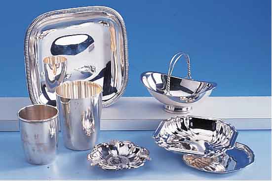 Reiches Silberkonvolut, 4 Schälchen, 1 Ascher, 2 Becher, vorwiegend deutsch, ca. 30-60er Jahre, versch. Stile, total ca. 480 g