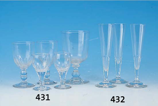 11 GLäSER, DEUTSCH, UM 1860/80, GROßES GLAS, VIER WEINGLäSER UND SECHS SüD- WEINGLäSER, VERSCH. GRößEN ZW. 11.3/15.2/18 CM