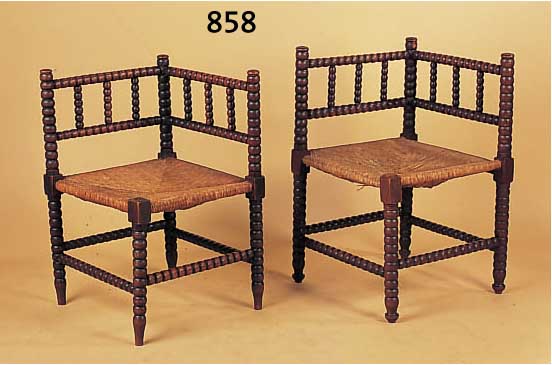 Zwei Eckstühle, Friesland, um 1900, Buche reich gedrechselt, Sitzflächen mit Binsengeflecht, H. ca. 68 cm, Sh. ca. 40 cm, mit ...