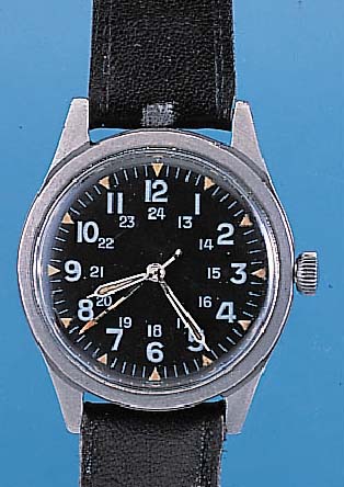 BENRUS Militärarmbanduhr, Schweiz um 1967, Metall-Einschalengeh., get. A-Welle, für die US-Army, so Registratur auf Boden, schw. Kon- ...