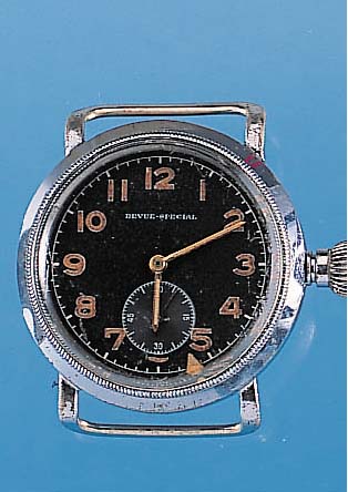 REVUE FLIEGERARMBANDUHR SPEZIAL, REF.-NR. 346195, SCHWEIZ UM 1934, METALL VERCHR., EDEL-ST.-BODEN GEDR., AUßER ZEIGER ORIG.-ZUSTAND, STARKES ...