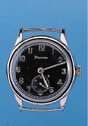 HELVETIA Militärarmbanduhr, Schweiz für die dtsch. Armee um 1940, Metall nachverchr., Edelst.-Boden geschr., schw. Orig.-Kontrast- zifferbl., ...