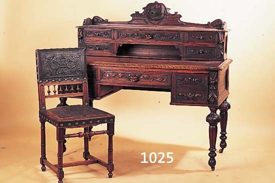 AUFSATZSCHREIBTISCH, DEUTSCH, UM 1890, EICHE MASSIV UND FURNIERT, REICH GESCHNITZT, DAZU GRüNDERZEITSTUHL MIT GEPRäGTEM LEDERBEZUGBEIDE ...