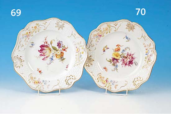 ZIERTELLER, MEISSEN, UM 1870-80, 1. WAHL, PORZELLAN, RELIEFIERTER RAND, BUNTE BLUMENBOU-QUETMALEREI, GOLDSTAFFAGE, D. CA. 27 CM