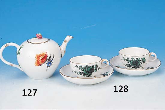 Teekanne, Meissen, Marcolinizeit, Porzellan,1774 - 1814, Blumendekor, teilrest., H. 25 cm