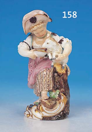 PORZELLANFIGUR, MEISSEN, UM 1774 - 1814, MARCOLINIZEIT, GäRTNERIN MIT SCHAF, REST., H. 12 CM