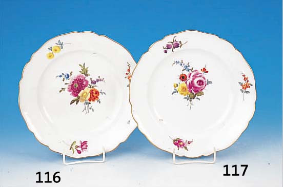 Teller, Meissen, um 1760, Porzellan, rest., Blumendekor, D. 23.5 cm