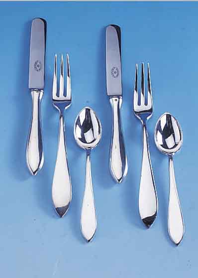 18-TEILIGES KAFFEEBESTECK, POLEN 1922-38, 800ER SILBER, BEST. AUS 6 MESSERCHEN MIT STAHLKLINGEN, GRIFFE GEFüLLT, 6 GABELN, 6 ...