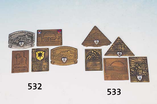 KONV. 5 PLAKETTEN, DAT. 1928, MESSING, BRON-ZE, AUTOMOBIL U. MOTORRADRENNEN, METALL, ALLE MIT REL. DARSTELLUNG, 3X MIT EMAIL. WAPPEN, VERSCH. ...