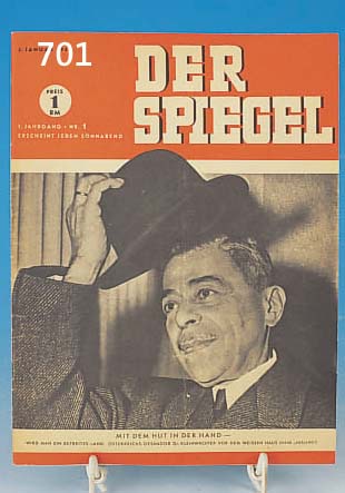 ERSTAUSGABE DER ZEITSCHRIFT SPIEGEL, 4. JANUAR1947, PAPIER LEICHT GEBRäUNT ANSONSTEN SEHR GUT ERHALTEN, 28 X 21 CM