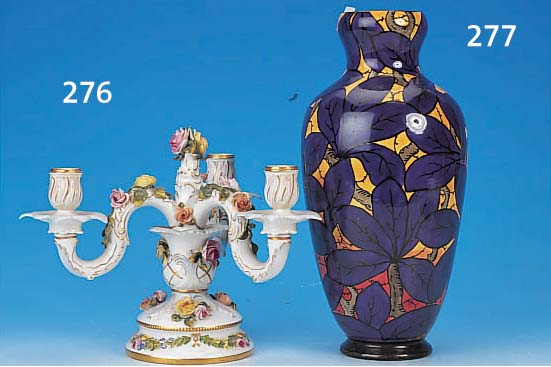 Vase, Mehlem, Bonn, um 1910, Blattdekor, "Alt Niederländisch", Steingut, bemalt, signiert Göbel, H. 36 cm, kl. Haarris