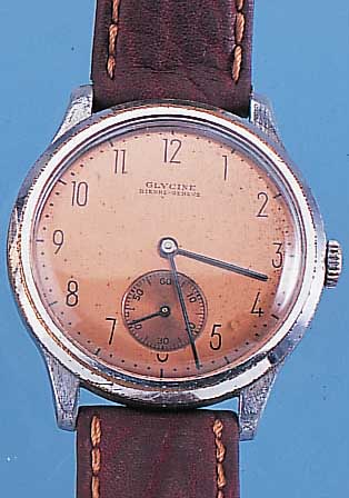 KONVOLUT: 2 HERRENARMBANDUHREN, 40ER JAHRE, 1X SMITHS, ENGLAND, 15 ST., HANDAUFZUG, KAL. C332/34, MATT VERG., SCHR.-UNR., FLACHSPIR., OHNE ...