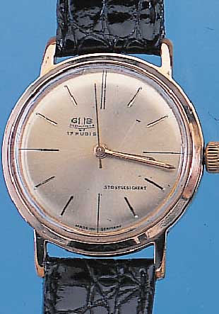 KONVOLUT: 2 GUB HERRENARMBANDUHREN, BEIDE METALLGEH. M. GG-AUFLAGE, STAHLB. GEDR., LEDERBäNDER, 1X BLATT VERG., KAL. 70,1, HANDAUFZ., STOSSGES., ...