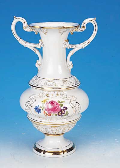DOPPELHENKELVASE, MEISSEN, UM 1880/90, PORZELLAN, BEIDSEITIGES BLUMENDEKOR, GOLD- STAFFAGE, H. 33 CM, 1. WAHL