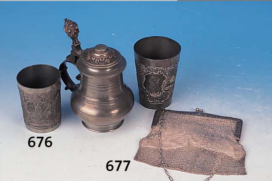 ABENDTASCHE, DEUTSCH, UM 1900, BüGEL 800ER SILBER, KETTENGEFLECHT, INNEN MIT WEIßEM SEIDENFUTTER, DIESES SPäTER EINGENäHT, BüGEL ...