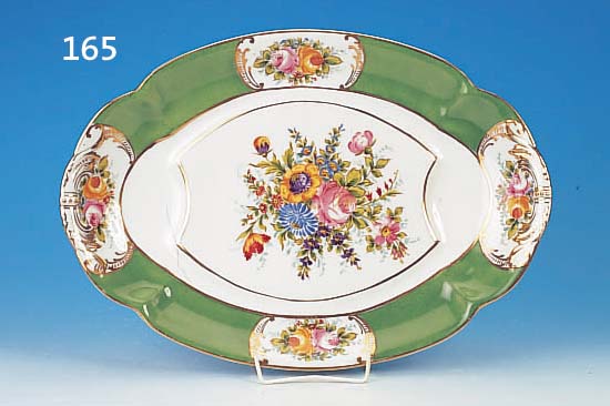 GROßE OVALE PLATTE, FRANKREICH, PARIS, UM 1900, PORZELLAN, PARTIELL GRüN STAFFIERT,REICHE BUNTE BLUMENBEMALUNG, GOLDRäNDER, CA. 51 X 35.5 ...