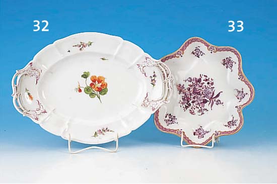SCHALE, SAMSON PARIS, UM 1860-70, PORZELLAN,PURPURFARBENE FLORALE CAMAIEUMALEREI, 8-FACH GELAPPT, D. CA. 25 CM