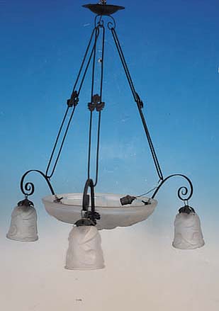 DECKENLAMPE, FRANKREICH, 20/30ER JAHRE, SCHIRME AUS REICH RELIEFIERTEM FARBLOSEM PRESSGLAS, MONTUR SCHMIEDEEISERN, H. CA. 60 CM, D. ...