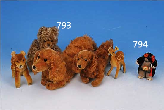 KONVOLUT FüNF STEIFF-TIERE, 60/70ER JAHRE, ZWEI REHE, ZWEI DACKEL UND EIN BäR, VERSCH. GRößEN, L. 9 - 32 CM