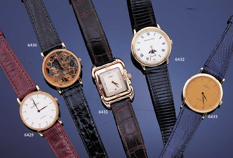 UNIVERSAL GENEVE HERRENARMBANDUHR, REF.-NR. 151-11-661/197, SCHWEIZ UM 1991, GG 750/000, BEIDS. SAPHIRVERGL., RäNDER GEPERLT, MITTEL- GEH.-TEIL ...