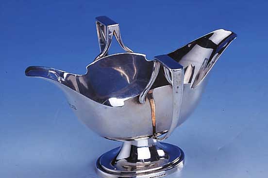 SAUCIERE, ENGLAND, LONDON 1908, 925ER SILBER, MAPPIN & WEBB, BERüHMTESTE ENGL. SILBERSCHMIEDE, 10 X 16 X 13 CM, AN EINEM AUSGUß ...