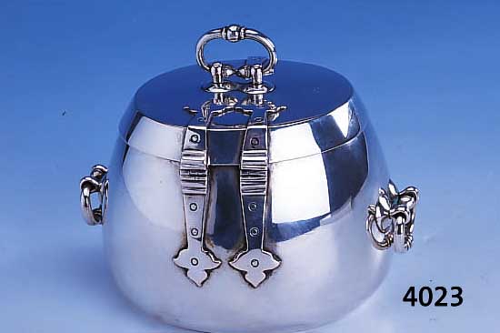 ZUCKERDOSE, BERLIN UM 1860/70, 12-LöTIG, INNENVERGOLDET, MEISTERMARKE HALLER & RATHE- NAU, BERLIN, VGL. SCHEFFLER BERLIN 1968, BERLINER ...