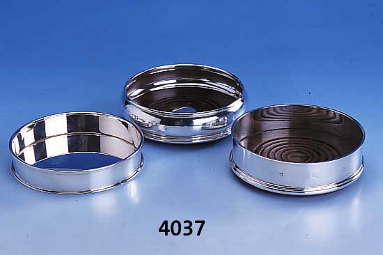 KONVOLUT 3 FLASCHENUNTERSETZER, 800ER BZW. 925ER SILBER, ITALIEN UND LONDON, 2 X MIT HOLZEINLAGE, VERSCH. DESIGNS, H 2 BZW.4 CM, D 12.5 ...