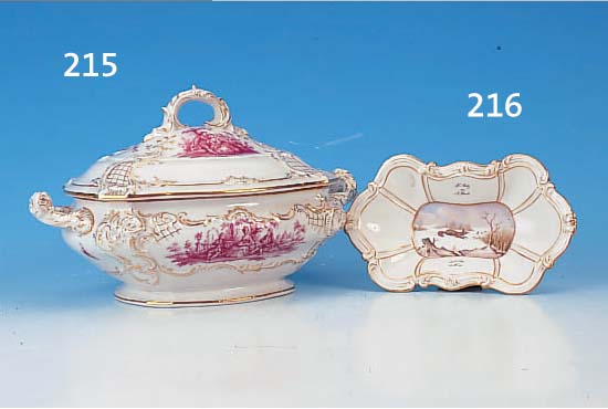 DECKELTERRINE, FRAUREUTH, DRESDEN, UM 1925/30, PORZELLAN, TEILRELIEF., IN KARTUSCHEN FEINECAMIEUXMALEREI, VIER SCHäFERSZENEN UND INSEK- TEN, ...
