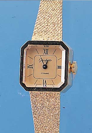 KONVOLUT: 3 GLASHÜTTE DAMENARMBANDUHREN, EHEMALIGE DDR-PRODUKTION, UM 1985, DOUBLE-GEH DOUBLE-BAND, VERSCH. DESIGN, UNGETR. LAGERW., ...
