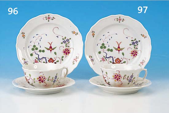 GEDECK, MEISSEN, 2. H. 20. JH., PORZELLAN, BUNTE BEMALUNG, INDIANISCHE BLUMEN,TASSENH. CA. 5 CM, D. 10 CM
