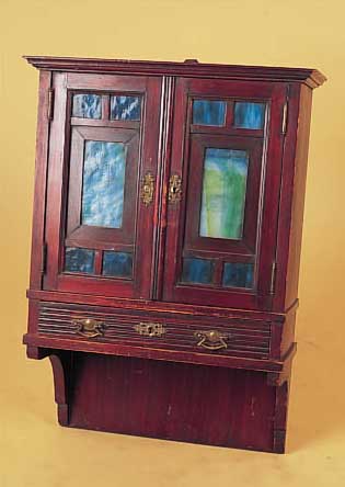 Wandschränkchen, Jugendstil, um 1900, Weichholz mahagonifarben, opakblaue Glasein- sätze, dekorativ, altersbedingte Oberflächen- schäden, ...