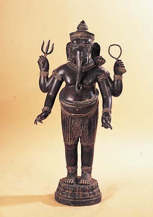 GANESH, NORDINDIEN, 20. JH., NACH DEM VOR- BILD DES 12.-13. JH., BRONZE, PATINIERT, EIN ZAHN FEHLT, H. CA. 112 CM