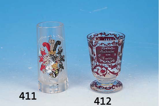 BADEGLAS, TEPLITZ, UM 1900, FARBLOSES GLAS, PART. RUBINIERT, IN KARTUSCHEN STADTANSICHTEN,H. CA. 12 CM, L. ALTERSSP.