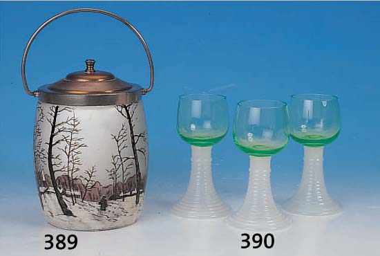 SECHS RöMER, DEUTSCH, UM 1880, MILCHGLASFUß, GERILLT, GRüNE KUPPA, H. 13,5 CM